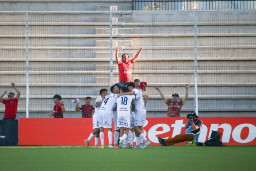 Ñublense es líder tras ganar en Calera