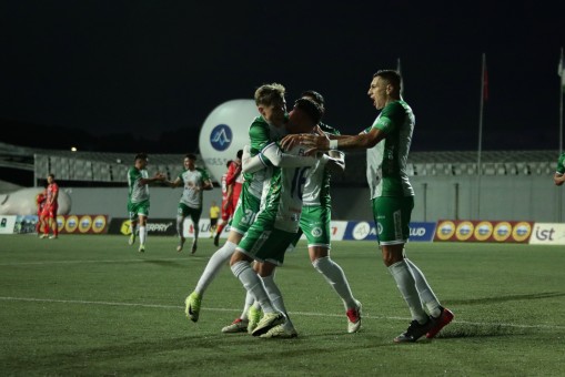 Puerto Montt celebra en su retorno a la categoría